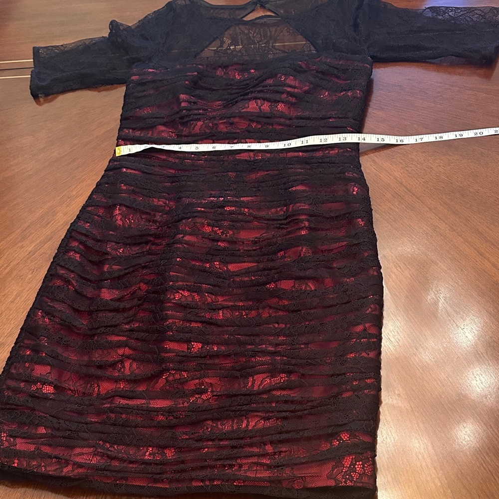 Monique Lhuillier LM Black Lace & Red Ruched Cocktail Dress Size 4 - Picture 6 of 14